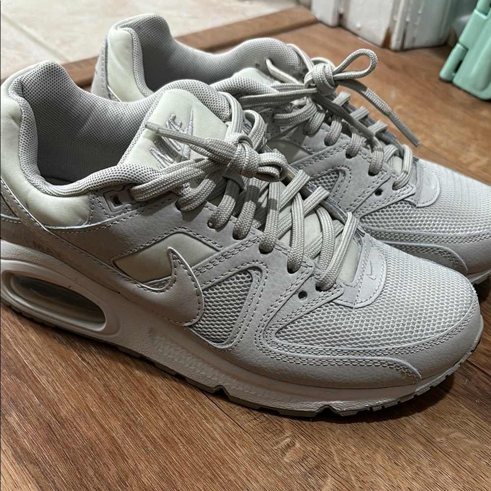 Nike Air Max Women's Sneakers - Light Gray